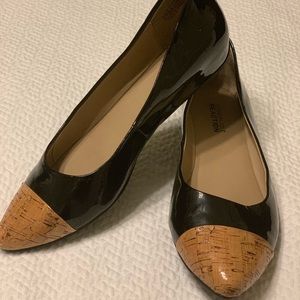 Kenneth Cole Reaction Black and Cork Flats 6.5